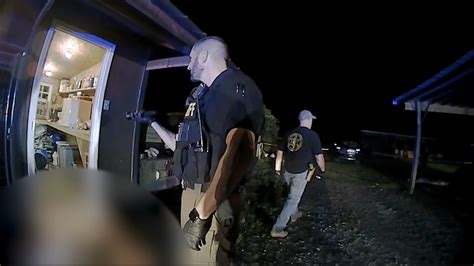 alex murdaugh crime scene pictures|GRAPHIC: Bodycam footage shows crime scene。